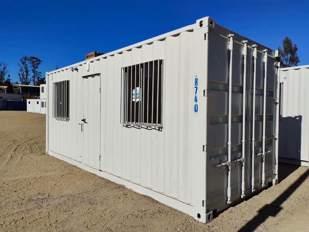 ft2111 c2 contenedor maritimo 20pies oficina bano2